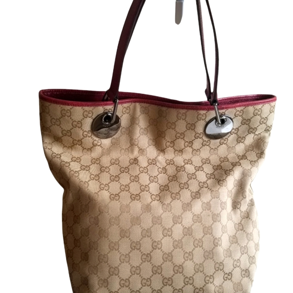 Reposhed:
Gucci Beige GG Supreme Canvas Tote with Dark Pink Trim